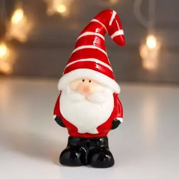 Сувенир керамика "Дедушка Мороз, красный кафтан и полосатый колпак" 12,6х5,7х5,8 см