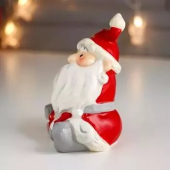 Сувенир керамика "Дедушка Мороз седая борода, красный кафтан и колпак" 12,1х7,7х8,7 см