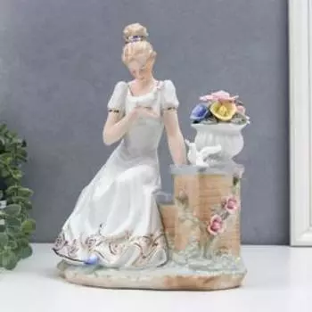 Сувенир керамика "Девушка у клумбы с голубями" 28х21х14 см