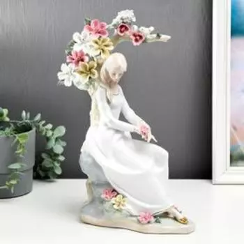 сувенир керамика под фарфор юная мечтательница 37*20,5*10,5 см