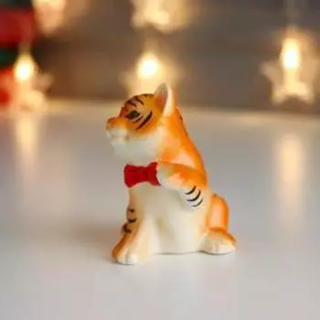 Сувенир керамика "Рыжий тигрёнок с бабочкой" 8,2х7,5х6 см