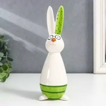 Сувенир керамика "Зайчик с зелёным ушком" 6,2х5,8х18,9 см