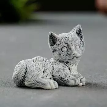 Сувенир "Котенок лежащий" 3,2см