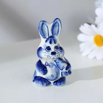 Сувенир "Кролик с морковкой", гжель