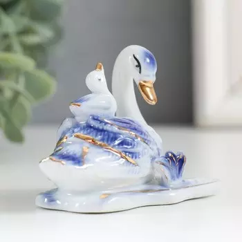 Сувенир "Лебёдушка с деткой" 5,573,5 см