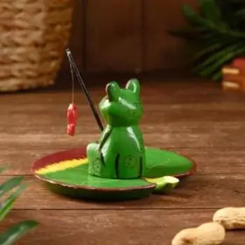 Сувенир "Лягушка на листе" дерево 10х9х10 см