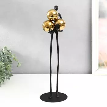 Сувенир металл "Человек держит шары" 18х12х38 см