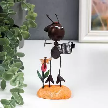 Сувенир металл "Муравей поливает цветочек" 15х4х6 см