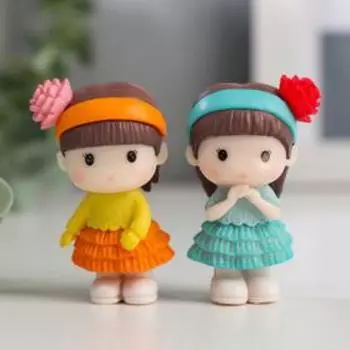 Сувенир пластик "Малышка с повязкой на волосах с цветком" МИКС 5х2,7х1,8 см