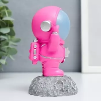 Сувенир полистоун "Астронавт на луне" ярко-розовый 11,5х6,5х6,5 см