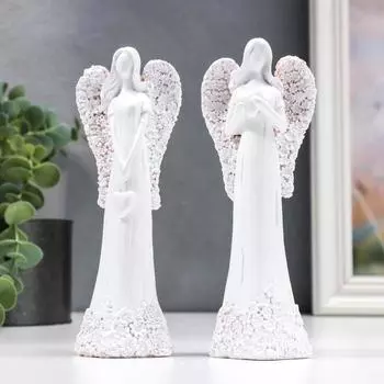 Сувенир полистоун "Белый безликий ангел с сердцем, с цветами на платье" МИКС 15,5х4х5,8 см
