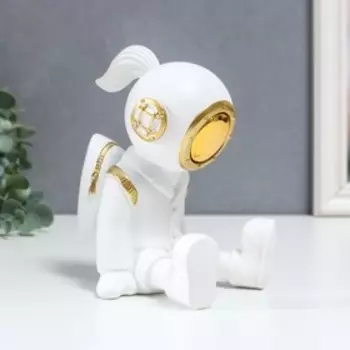 Сувенир полистоун "Девочка с хвостиком в шлеме космонавта" бело-золотой 15,5х11 см