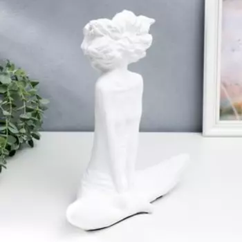 Сувенир полистоун "Девушка с пышной причёской" белая 30х13х30 см