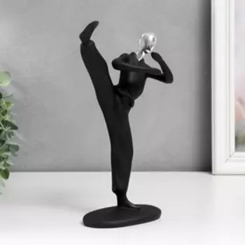 Сувенир полистоун "Каратист" чёрный с серебром 26х7х15,5 см