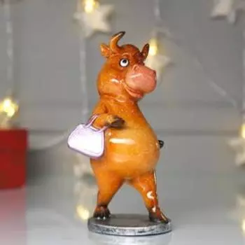 Сувенир полистоун "Коровка модница с покупками" 17,8х8х11 см