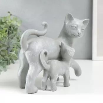 Сувенир полистоун "Кошка с котёнком - прогулка" медальон сердце, серый 17,5х9,5х19 см