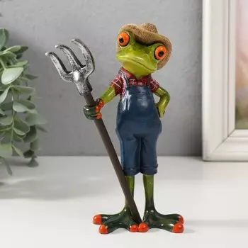 Сувенир полистоун лак "Лягушонок с вилами" 4,5х7,5х16 см