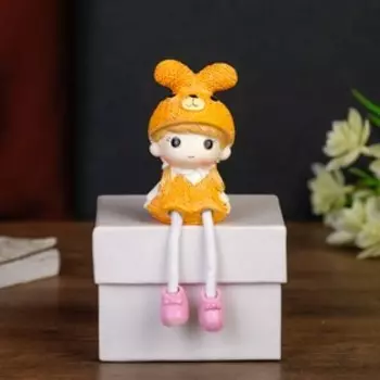 Сувенир полистоун "Малыш в вязанном наряде в шапке-мордочке" длинные ножки МИКС 12х3х5 см