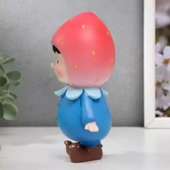 Сувенир полистоун "Малышка-клубничка" 14,5х8,5х5,5 см