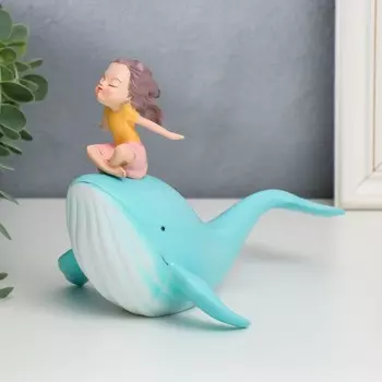 Сувенир полистоун "Малышка на голубом ките - ветер" 16х14,5х21,5 см