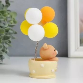 Сувенир полистоун "Медвежонок в корзине с воздушными шарами" жёлтый 11,5х5х5 см