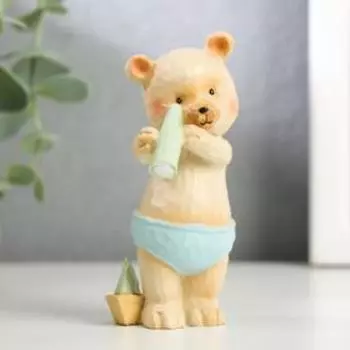 Сувенир полистоун "Медвежонок в трусиках, с игрушкой" МИКС 9х3,5х3 см