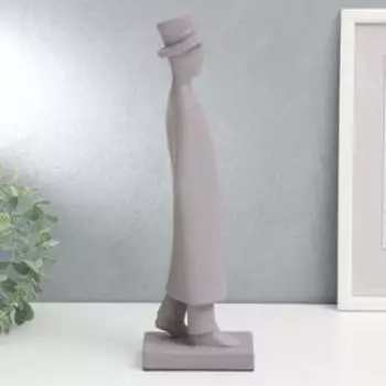 Сувенир полистоун "Мужчина в пальто и цилиндре" серый 35х7х10,8 см