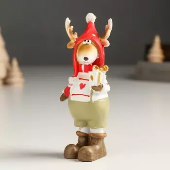 Сувенир полистоун "Олешка в шапке-колпаке с подарочком" 3,5х4х11,5 см