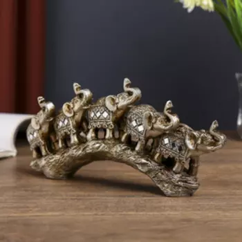 Сувенир полистоун "Пять слонов на камне в попонах с бахромой" 11х24,5х4,5 см