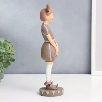 Сувенир полистоун "Принцесса цирка" бежевый 28х7,5х7,5 см