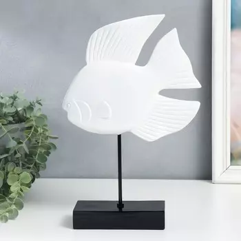 Сувенир полистоун "Рыба на подставке" белый 6,8х22х33,5 см