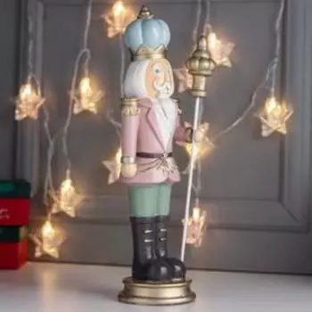 Сувенир полистоун "Щелкунчик в розовом мундире, с копьём" 36,5х11,5х11 см