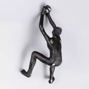 Сувенир полистоун "Скалолазание" чёрный с золотой патиной 23,5х11х12,5 см