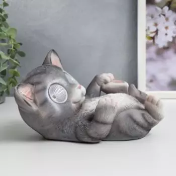 Сувенир полистоун свет "Котик-лапки" от солнечной батареи 11х13х18,5 см