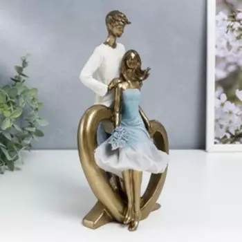 Сувенир полистоун "Влюблённая пара, кресло-сердце" бело-голубой градиент 24,5х7,5х13,5 см