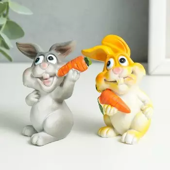 Сувенир полистоун "Зайка с морковкой" МИКС 5х4,5х7,5 см