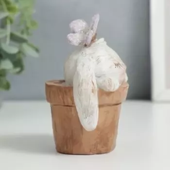Сувенир полистоун "Зайка спит в горшочке, с бабочкой на голове" 10х6х8 см
