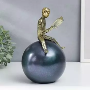 Сувенир полистоун "Знания - сила" 16,5х15,3х25 см