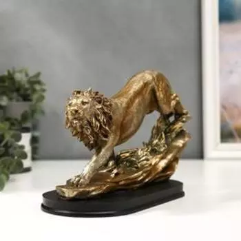 Сувенир полистоун "Золотой лев на скале" 17х25х8 см