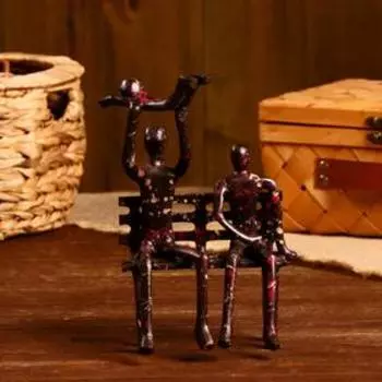 Сувенир "Семья" алюминий 12,7х10,2х24,1 см (платиновое покрытие)