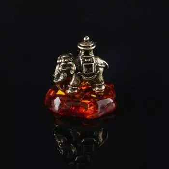 Сувенир "Слоник с башенкой", латунь, янтарная смола, 1,8х0,9х1,8 см