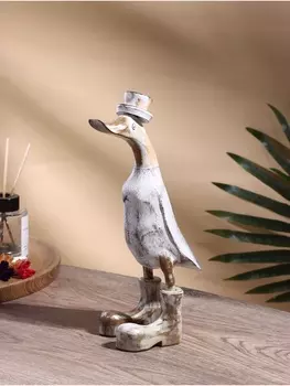 Сувенир «Утка в белом», 27 см, дерево