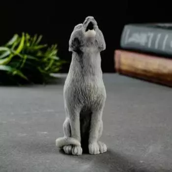 Фигурка «Волк сидящий, воет», 10.2 см