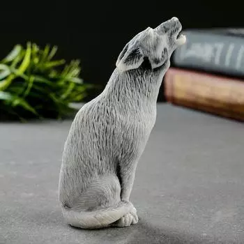 Фигурка «Волк сидящий, воет», 10.2 см