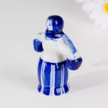 Сувенир "Женщина с коромыслом" авт. Азарова Л.П., 8 см, 1 сорт, гжель