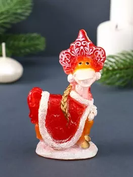 Свеча фигурная "Лошадка-снегурочка" 7х4,5х12,5 см, цв. красный