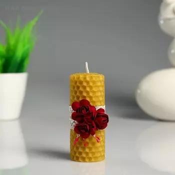 Свеча из вощины "Классика" с розой цвета бордо, медовая, 4×8 см