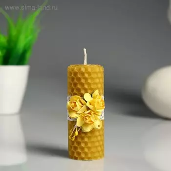 Свеча из вощины "Классика" с розой жёлтого цвета, медовая, 4×8 см