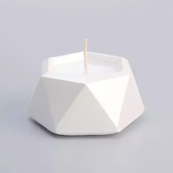Свеча "Шестиугольник. Мрамор" в подсвечнике из гипса малый,7х3,5см,белый перламутр