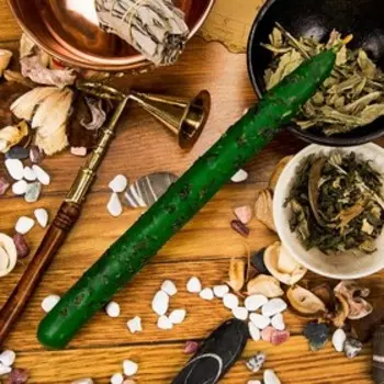 Свеча восковая с травами «Денежное дерево», 2×20 см, цвет зелёный